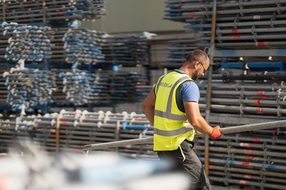 Gerüstbauer bei der Arbeit